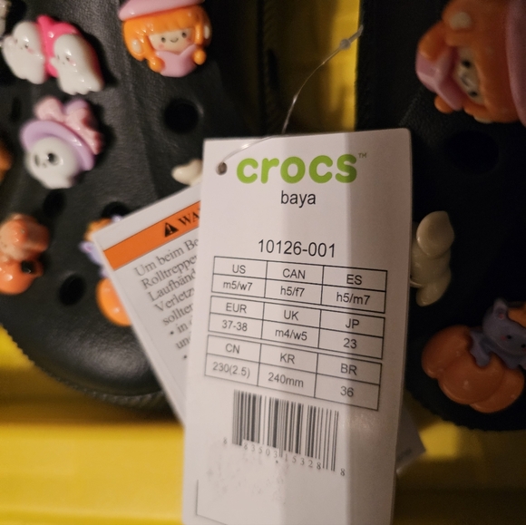 🎃NEW! Black Baya Clogs Fully Customized with Exclusive Handmade Charms👻 - Picture 8 of 8